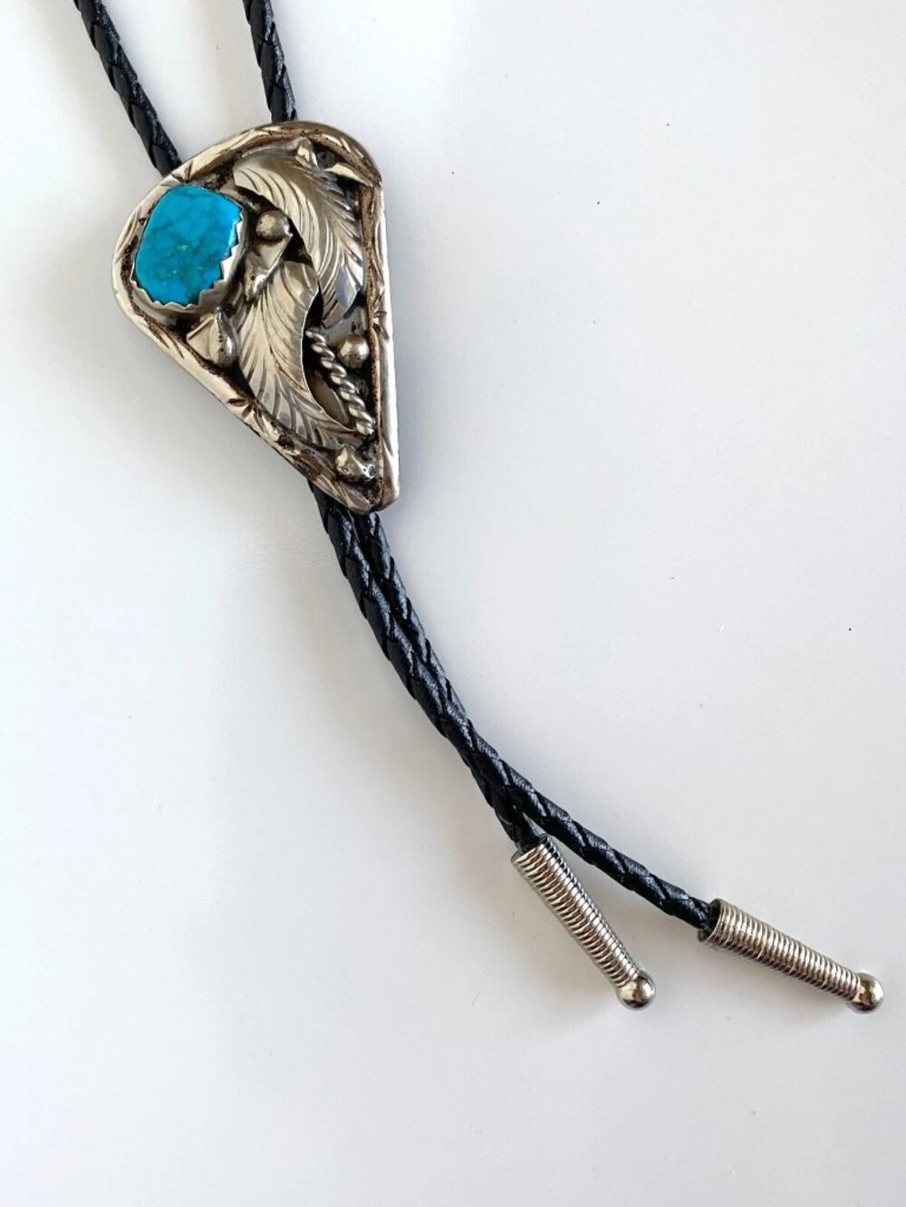 Vtg Native American Kingman Turquoise Sterling Silver Leather Navajo Bolo Tie